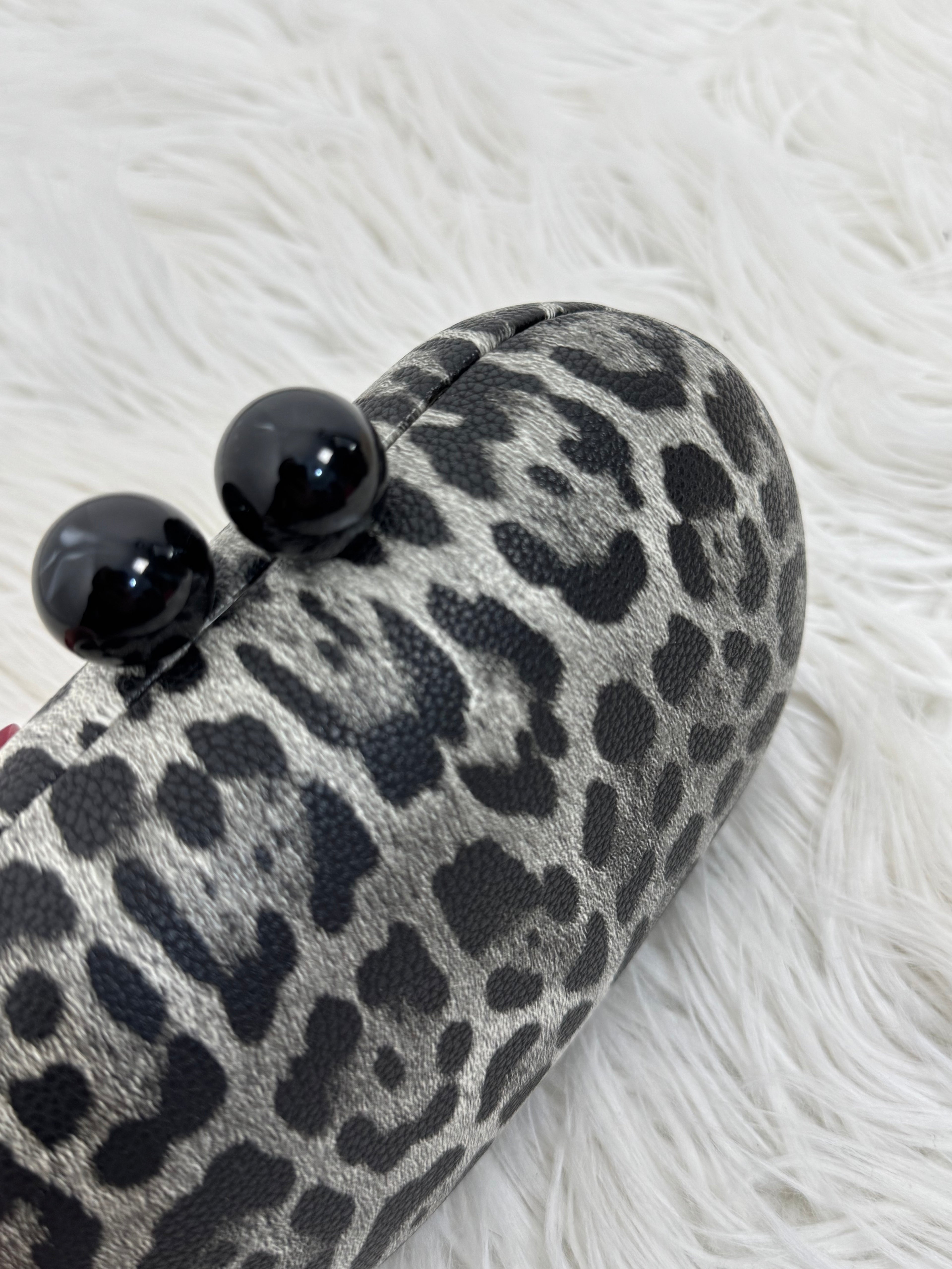 CLUTCH LEOPARDATA